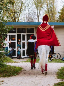sinterklaas op strandpark vlugtenburg